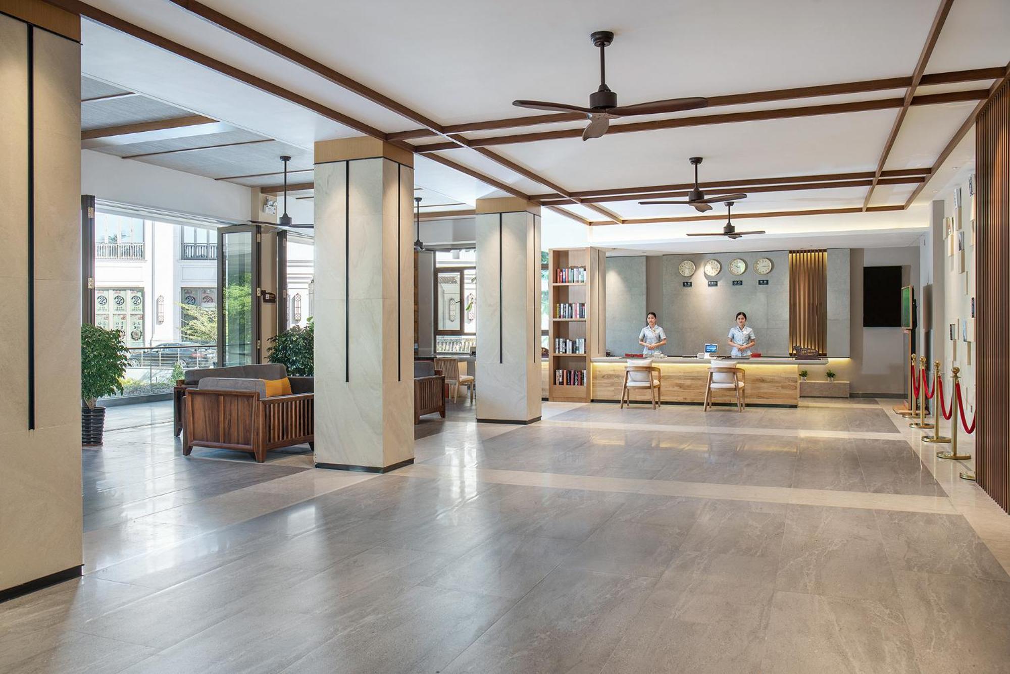 Sanya South China Hotel Екстериор снимка
